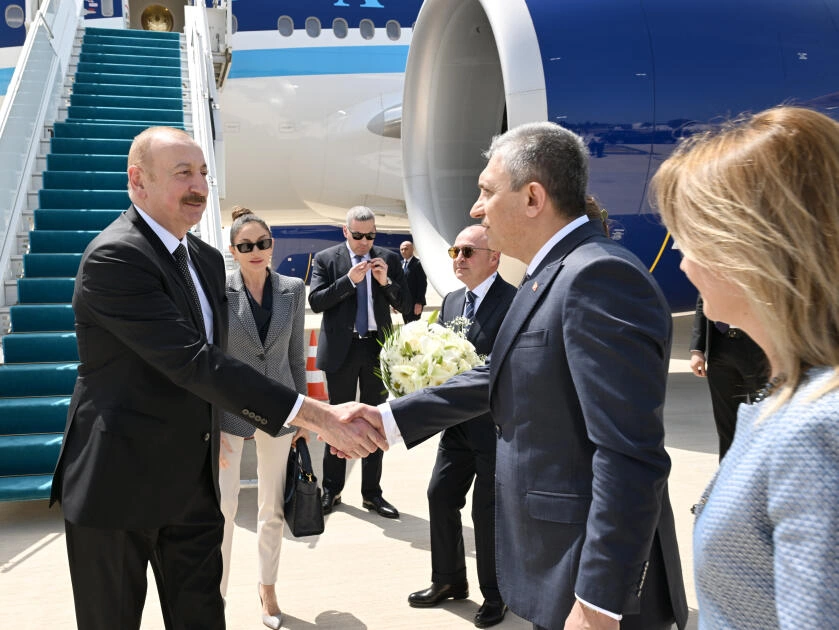 Prezident İlham Əliyev Türkiyəyə işgüzar səfərə gəlib - FOTO