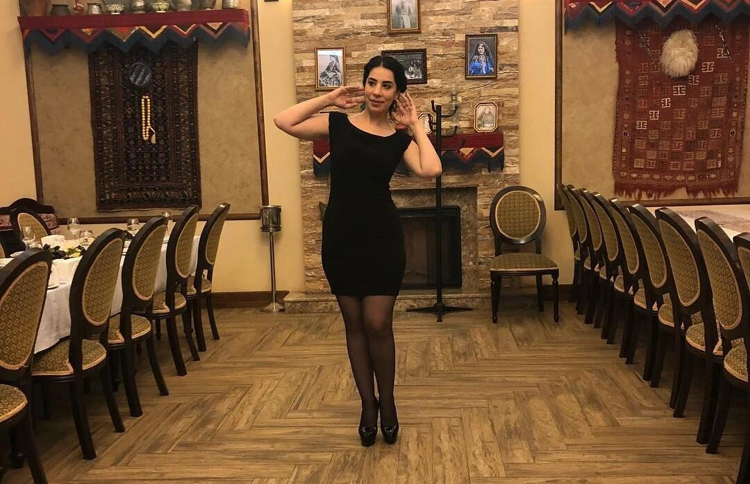 Hansısa kişi ilə puluna görə tanış olmamışam”