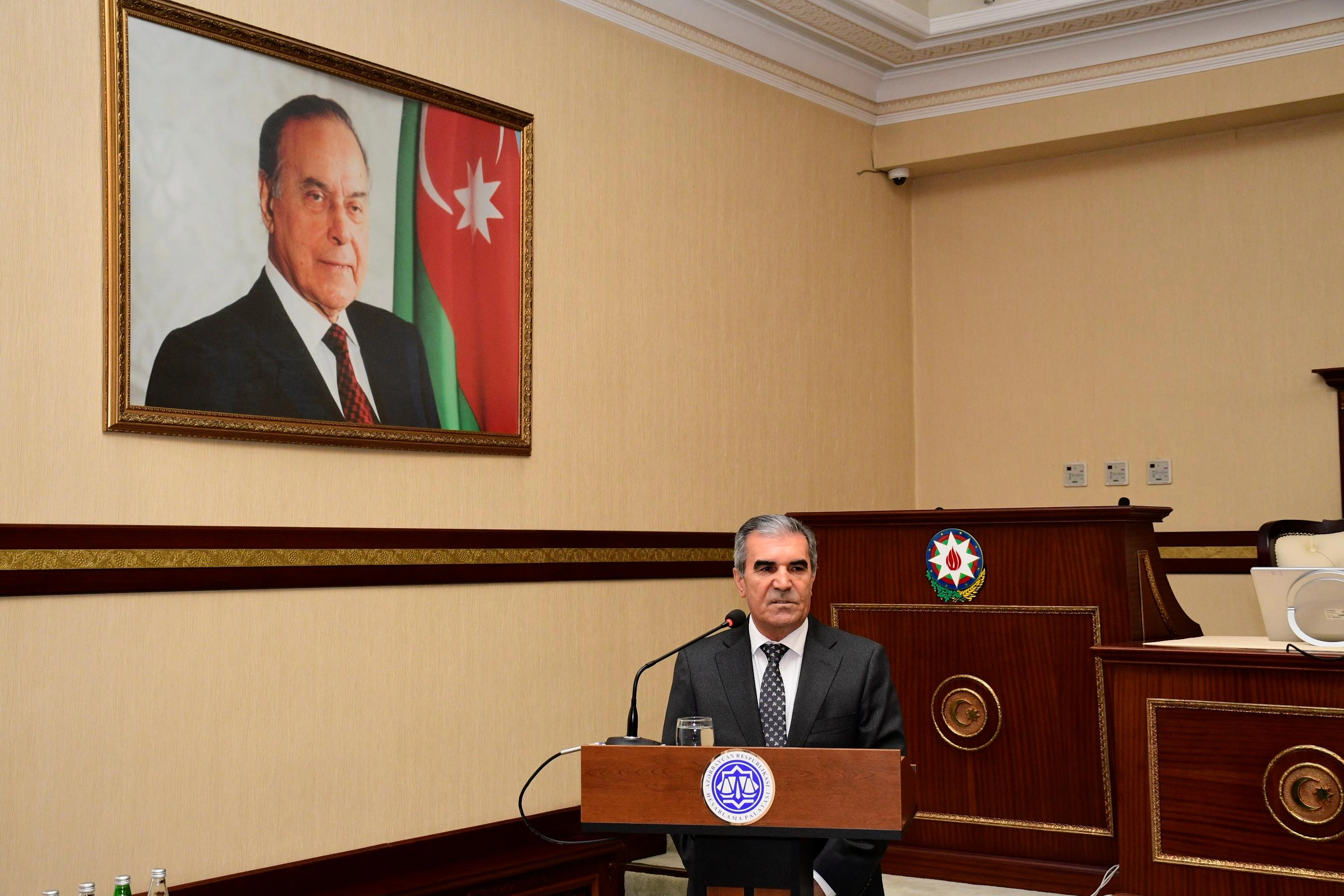 Hesablama Palatasında “Heydər Əliyev və Azərbaycan Konstitusiyası: Suverenliyin təməli” mövzusunda tədbir keçirilib
