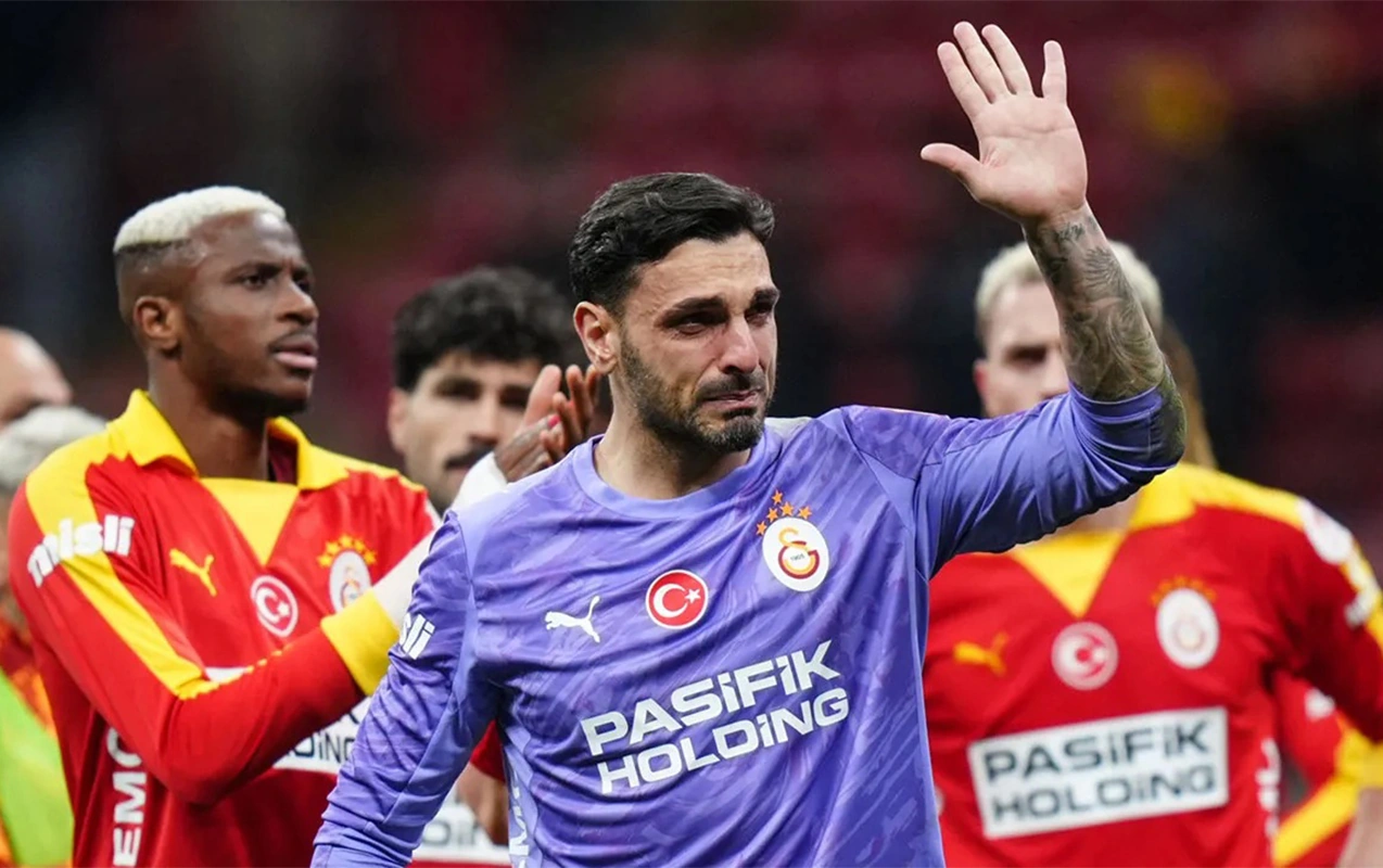 “Qalatasaray”ın qapıçısını fitə basdılar, ağladı - VİDEO