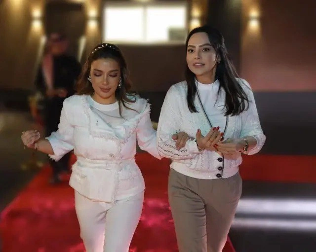 Ebru Gündeşin səhnə qiyməti hər kəsi şoka saldı - FOTO
