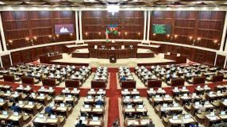 Milli Məclis dövlət büdcəsi haqqında qanunu təsdiqlədi
