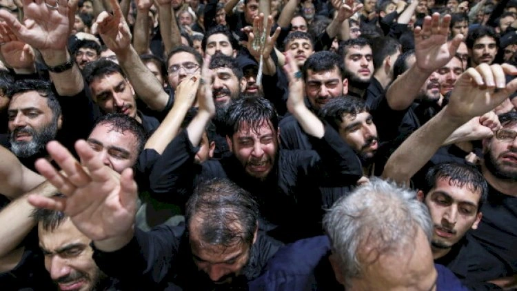 Dünyanın ən izdihamlı vida mərasimləri: Qara 10-luq -   FOTOLAR