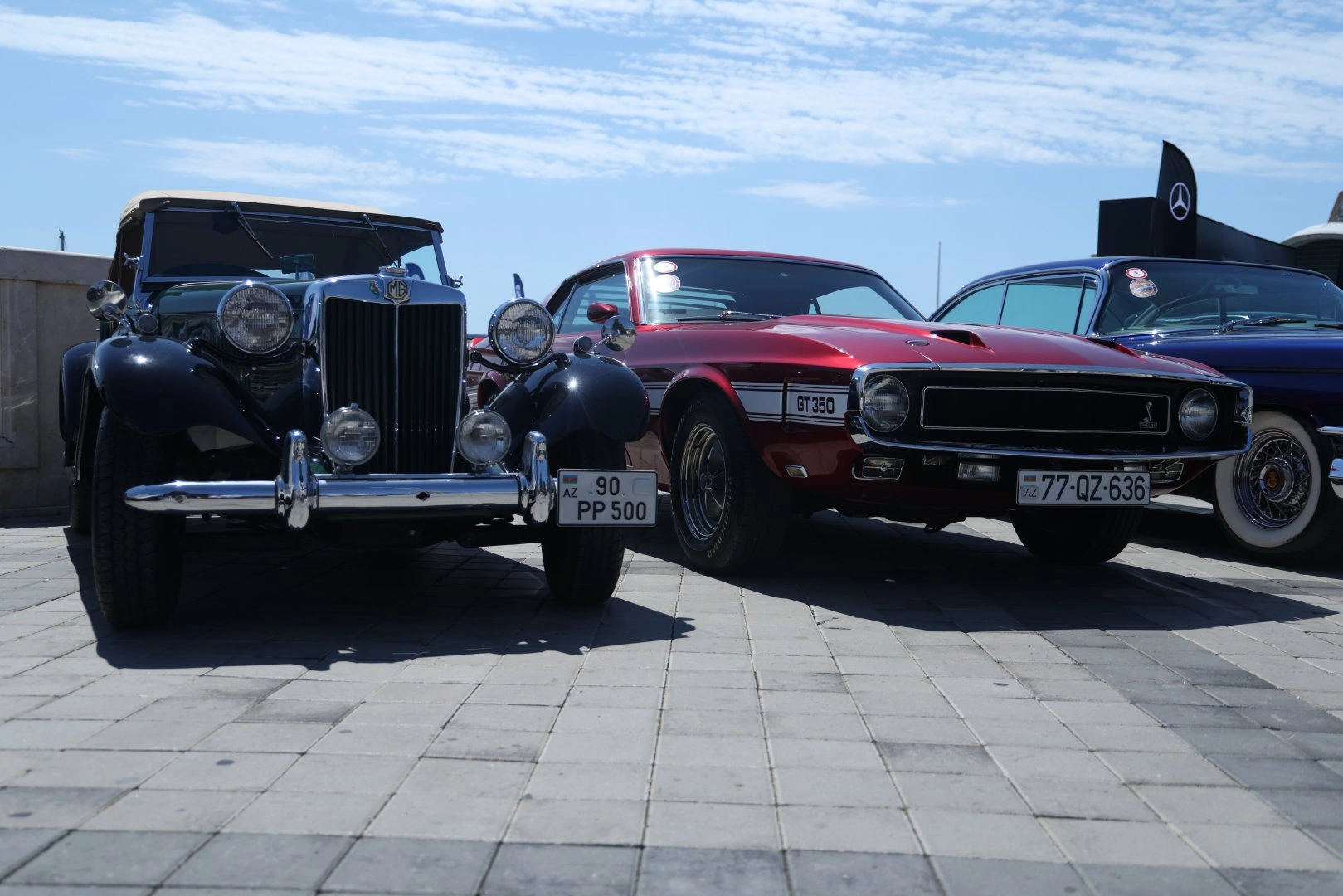Bakıda klassik və sürət avtomobillərinin festivalı keçirilir - FOTO