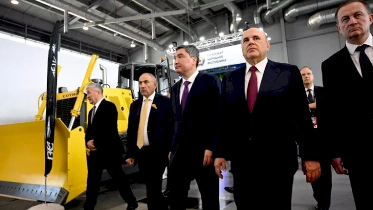 Nikol Paşinyan Rusiya rəsmiləri ilə görüşdü