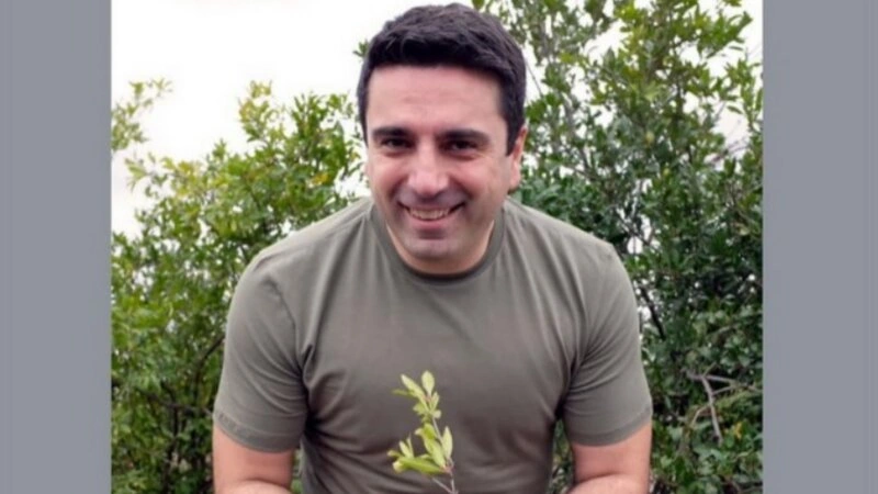 Ağdamda şəkil çəkdirməyim səhv idi - Simonyan