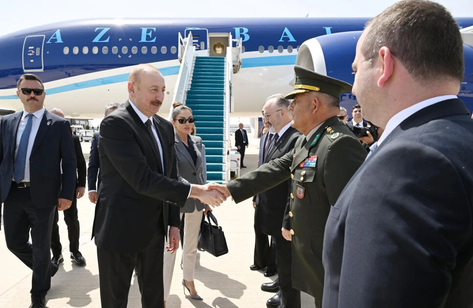 Prezident İlham Əliyev Türkiyəyə işgüzar səfərə gəlib - FOTO