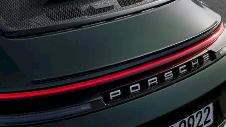 “Porsche”nin satışları 16 faiz düşdü