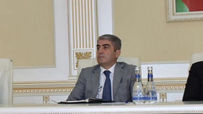 İcra başçısı müavinlərini işdən çıxardı