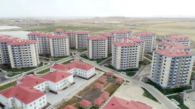 Nazirlik mənzil satır - 435-830 manata...